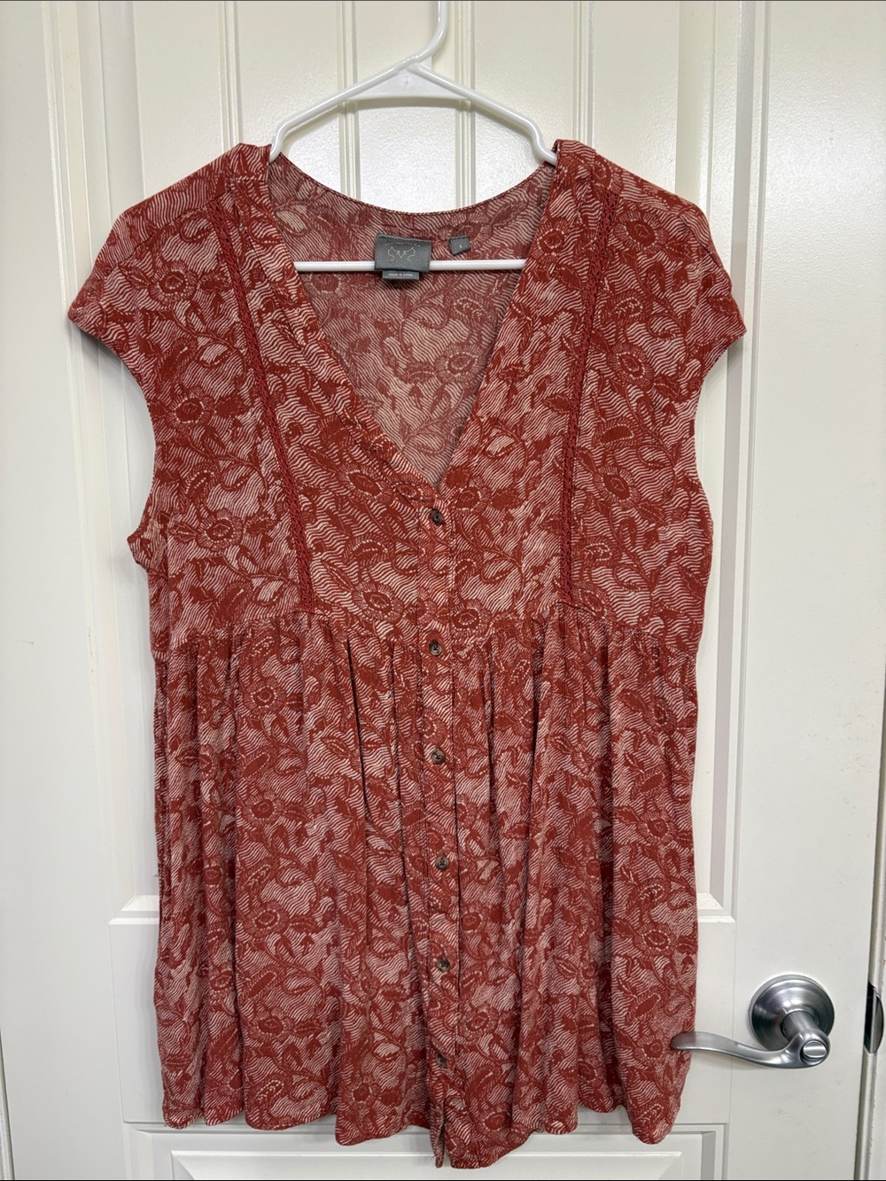 Vanessa Virginia Anthropologie Women's‎ Rust Floral Button-Front V-Neck Top